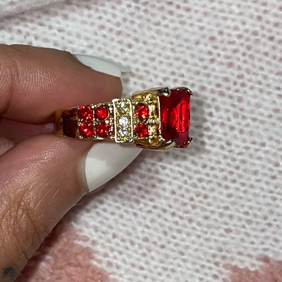 Elegant  Red and Gold Stainless Steel Ring - NEW - Picture 4 of 6